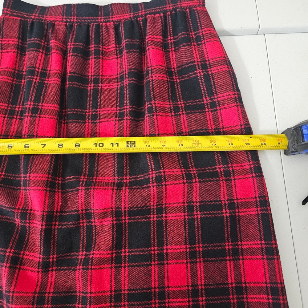 Vintage 70s Pendleton Wool Skirt 10 Red Black Plaid Tartan Midi USA Heritage - Picture 11 of 11